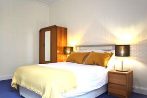Renta temporal - Charming Spacious Central Apartment