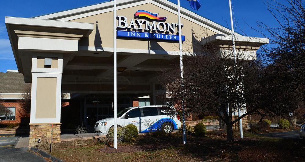 Vista Exterior Baymont Inn and Suites East Windsor, CT