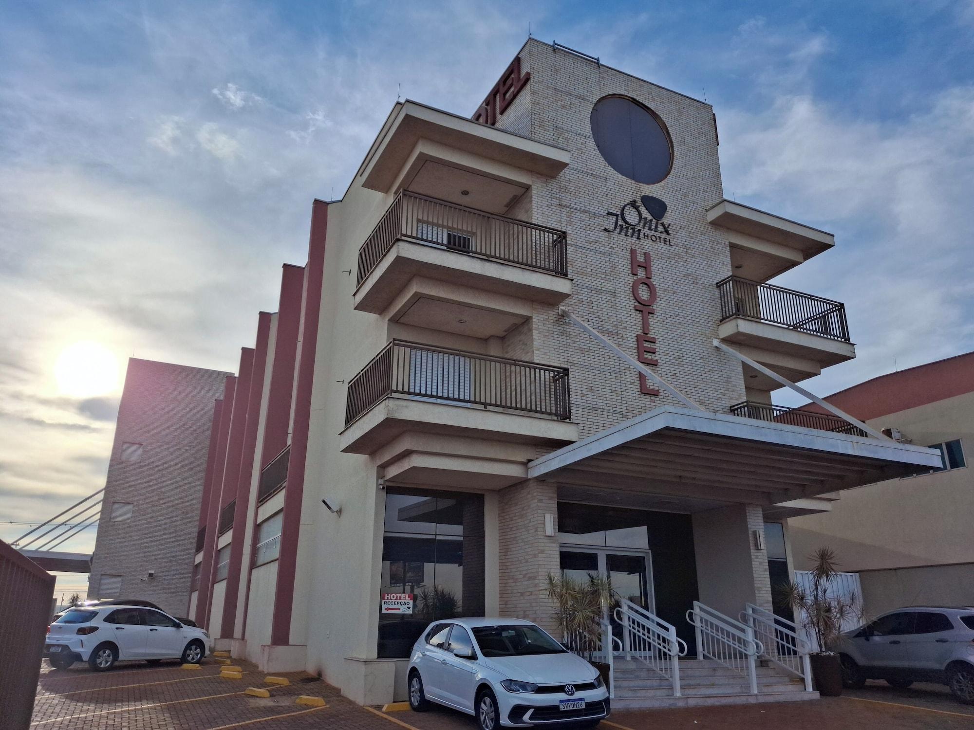 Vista Exterior Onix Inn Hotel Cravinhos