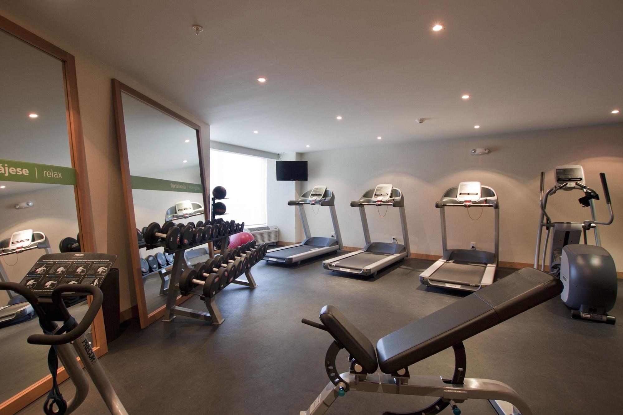 Gimnasio Hampton Inn by Hilton Guadalajara/Expo