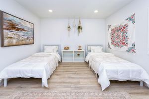 Alquiler Vacacional - Bright & Cozy 3BR - Walk to Top Spots!