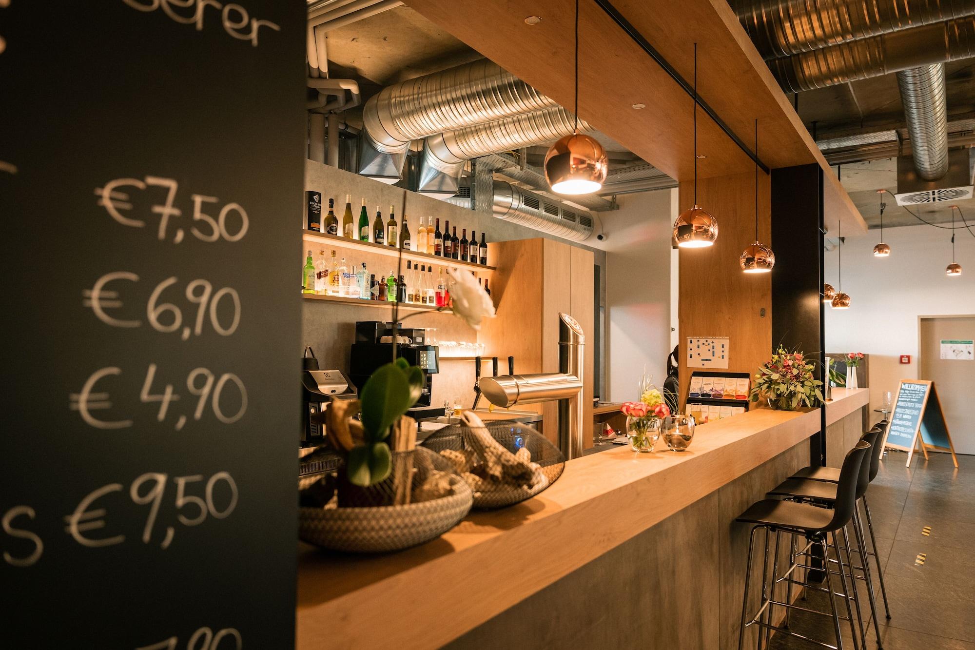 Bar/Salón Hotel Trezor
