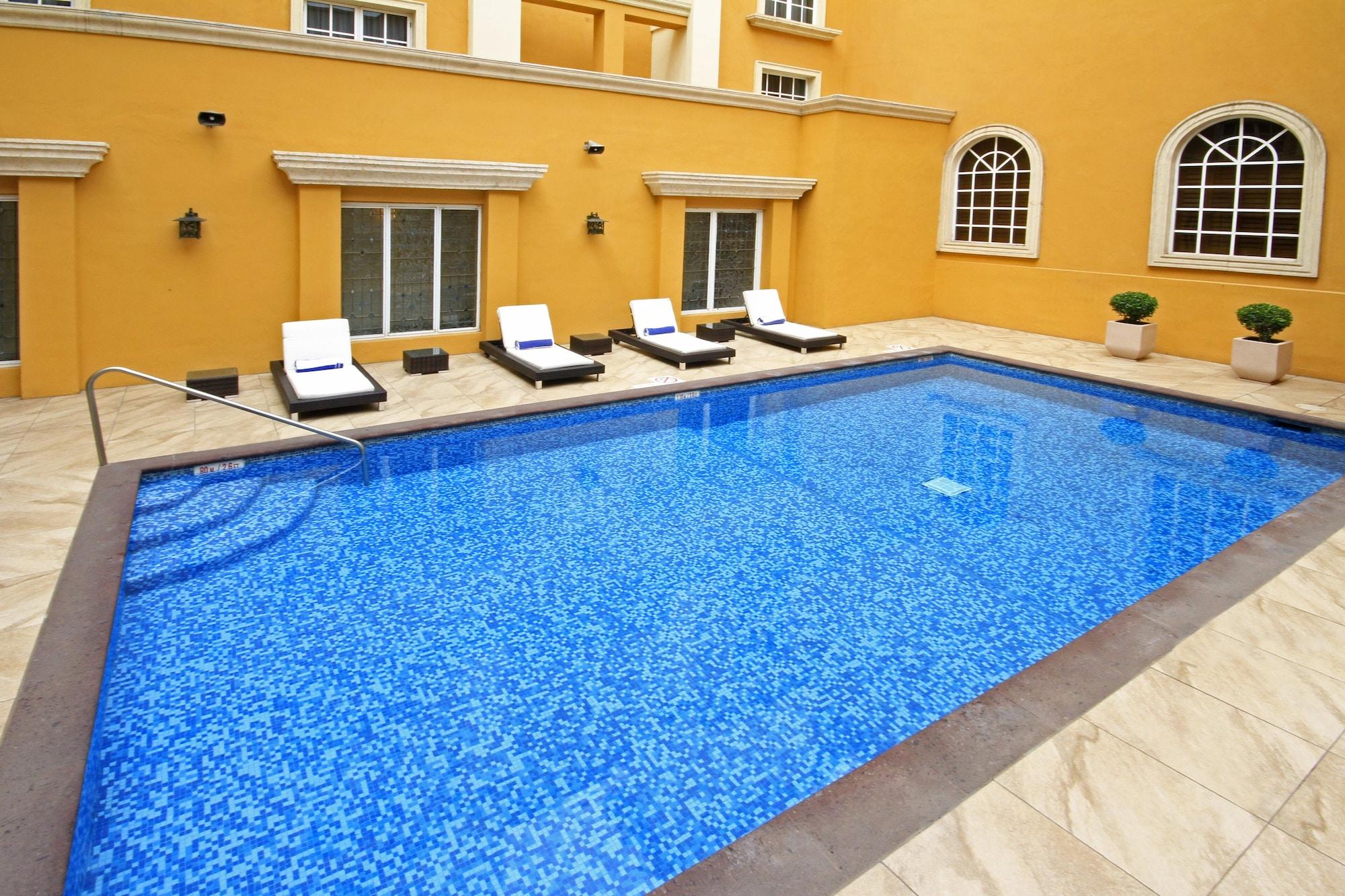 Vista Piscina Holiday Inn Monclova by IHG