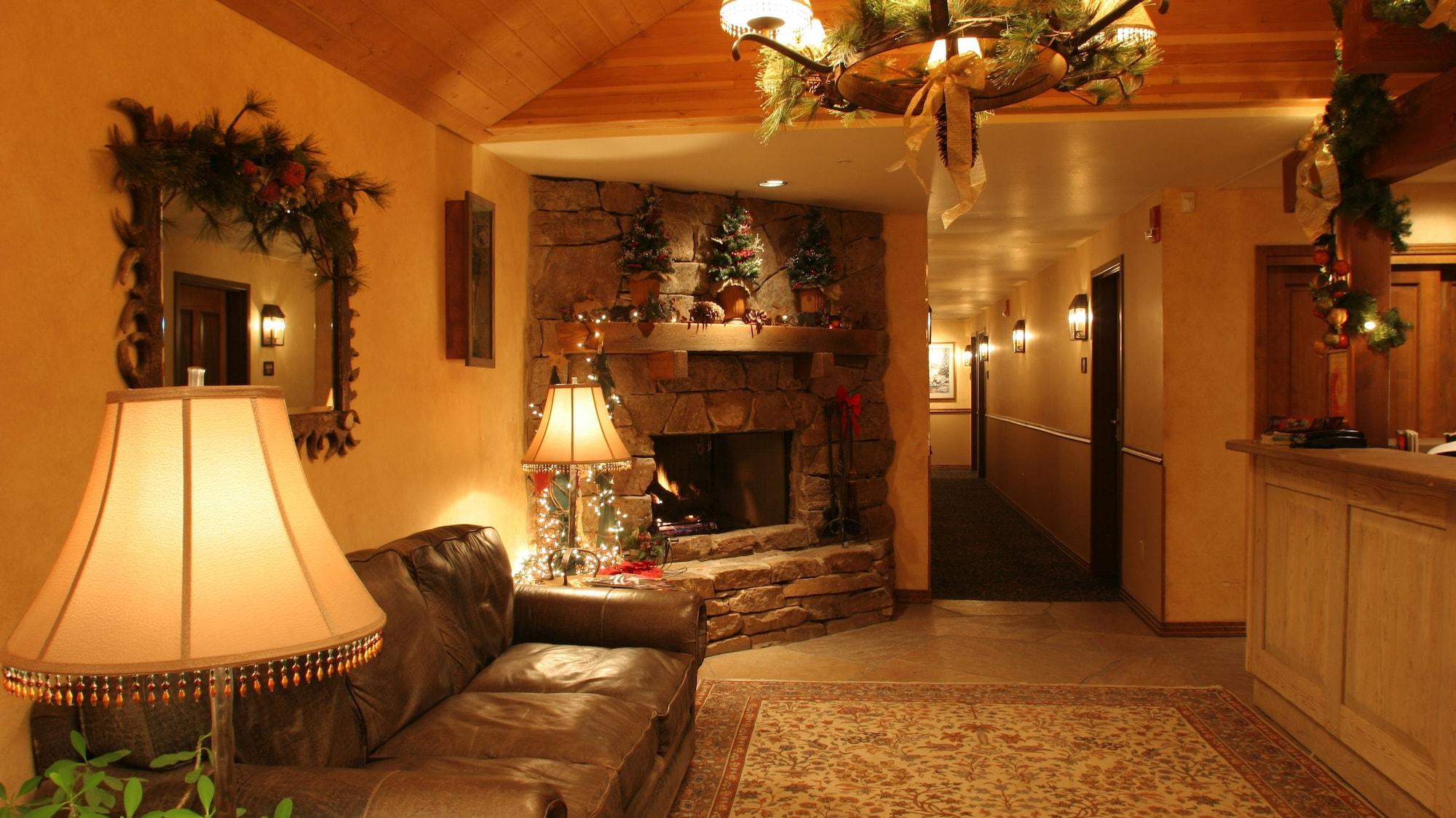 Vista Lobby Alpine Village Suites