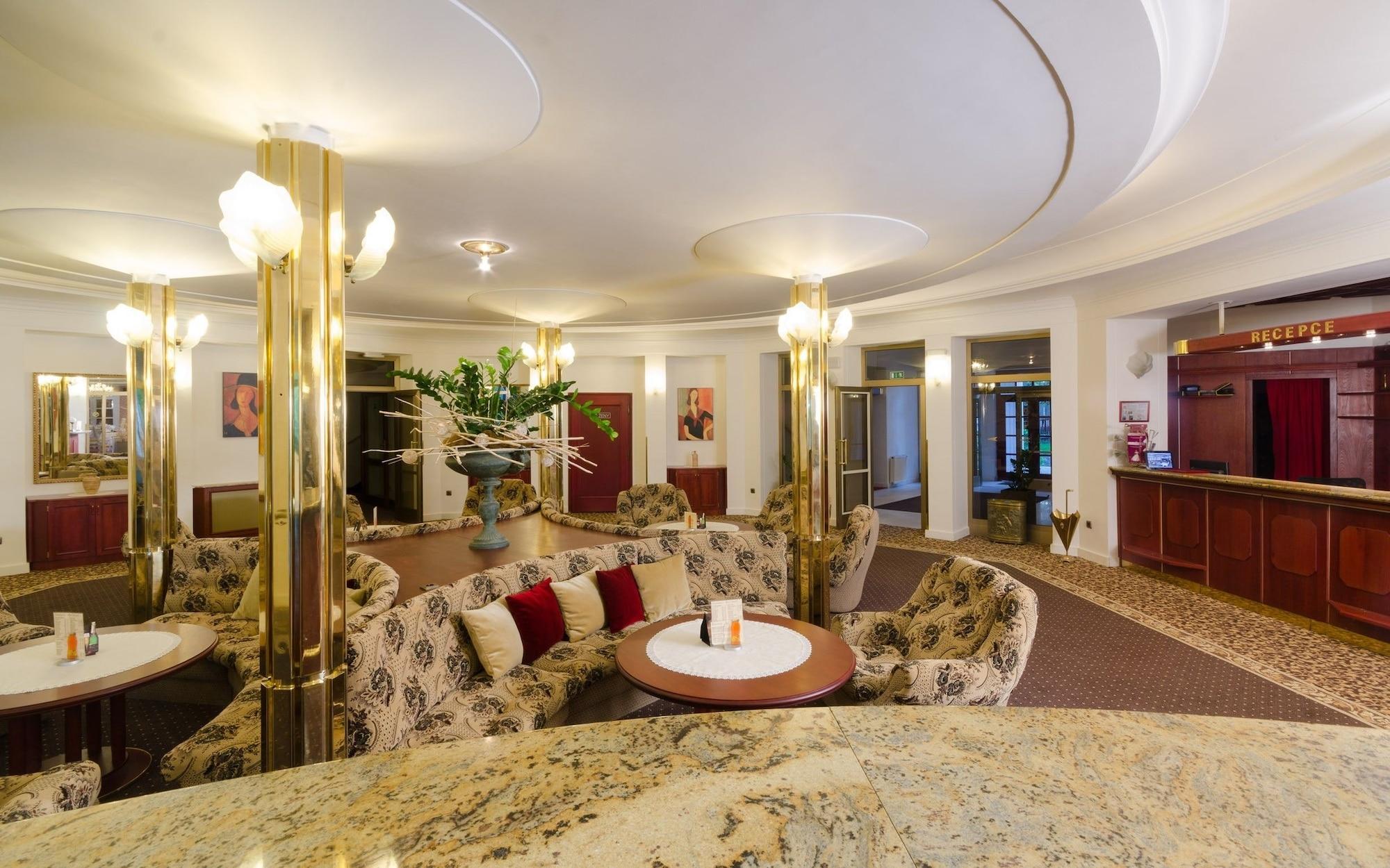 Bar/Salón Hotel Ostrov