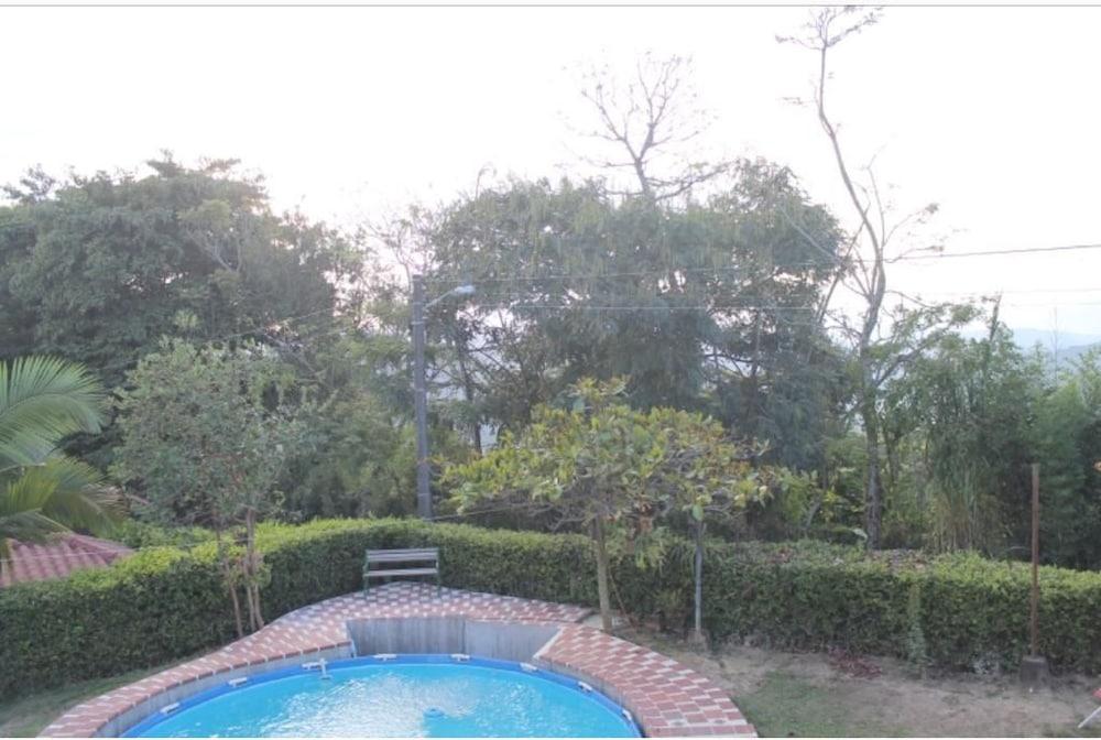 Vista Piscina Velez Del Campo