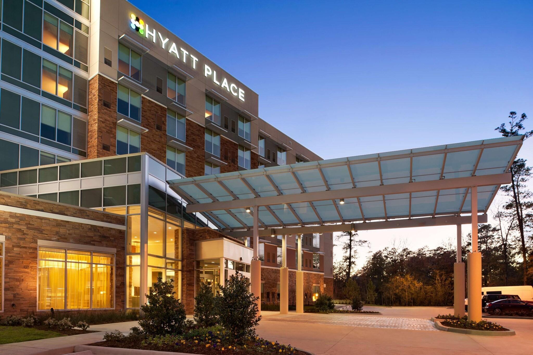 Vista Exterior Hyatt Place Houston / The Woodlands