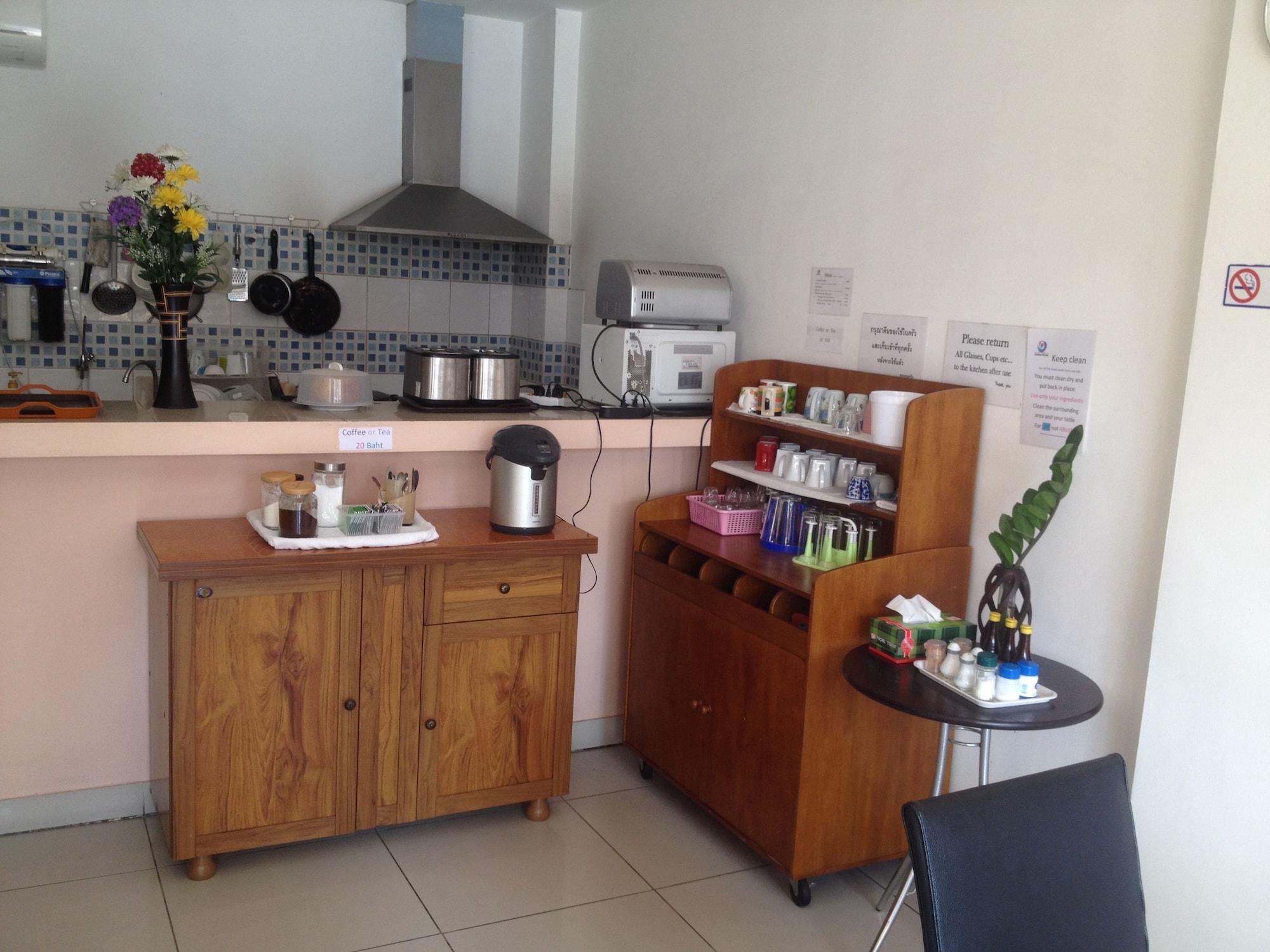 Bar/Salón Jomtien Hostel