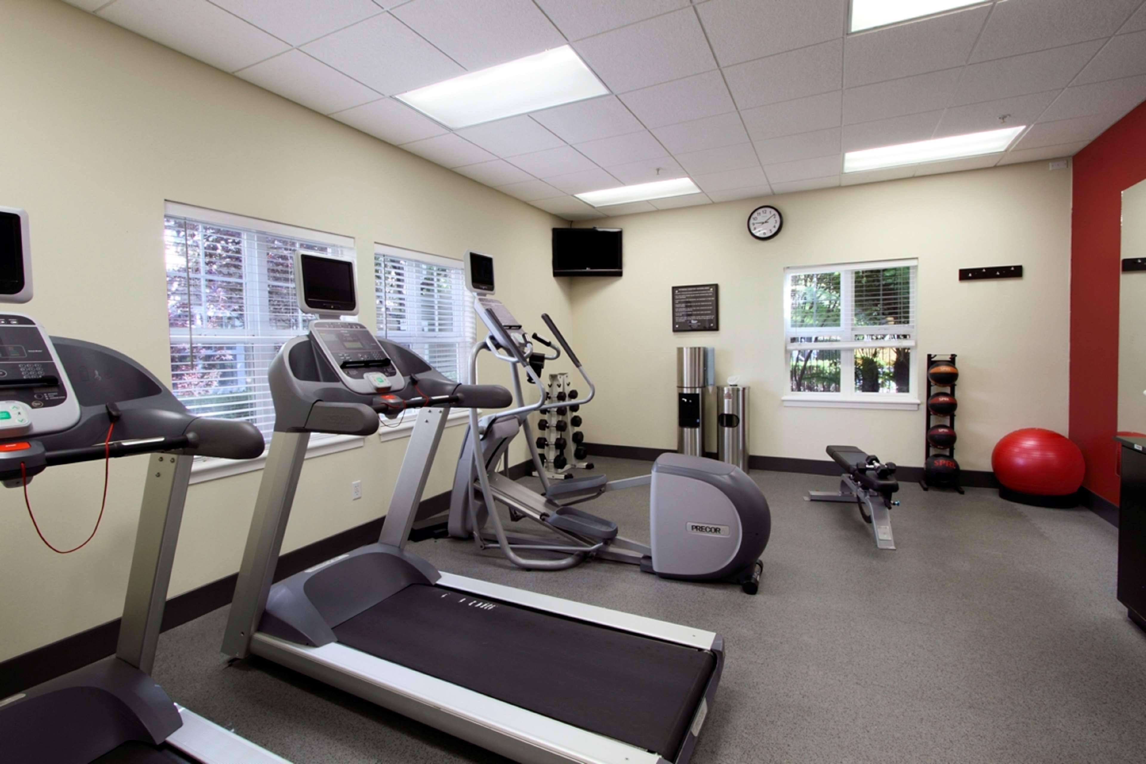 Gimnasio Homewood Suites by Hilton Newark-Fremont
