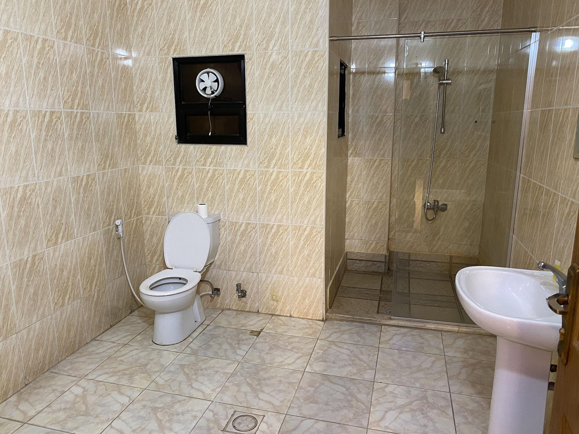 Equipamiento de Habitación Sara Crown Hotel