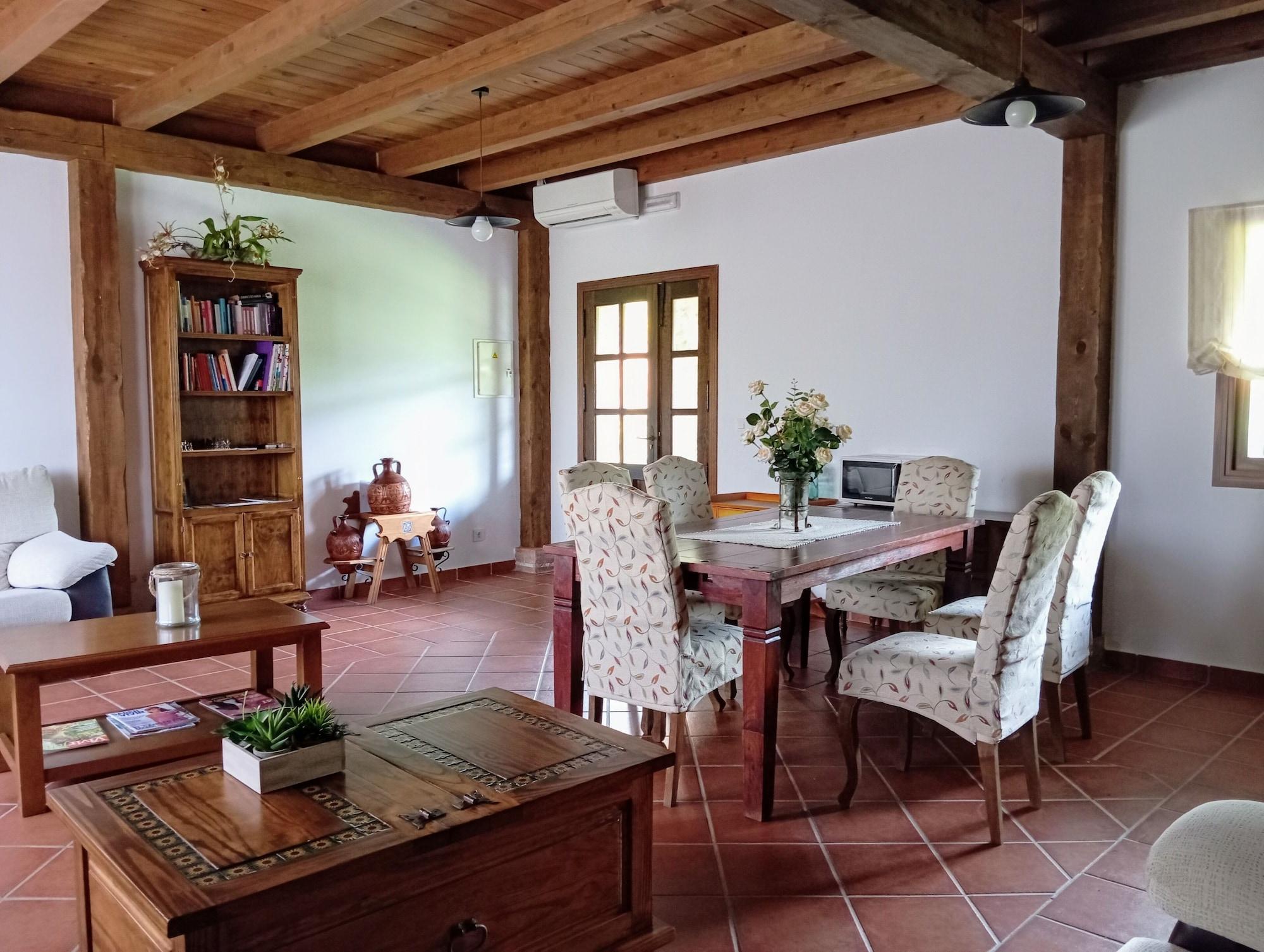Bar/Salón Casa Rural La Covacha
