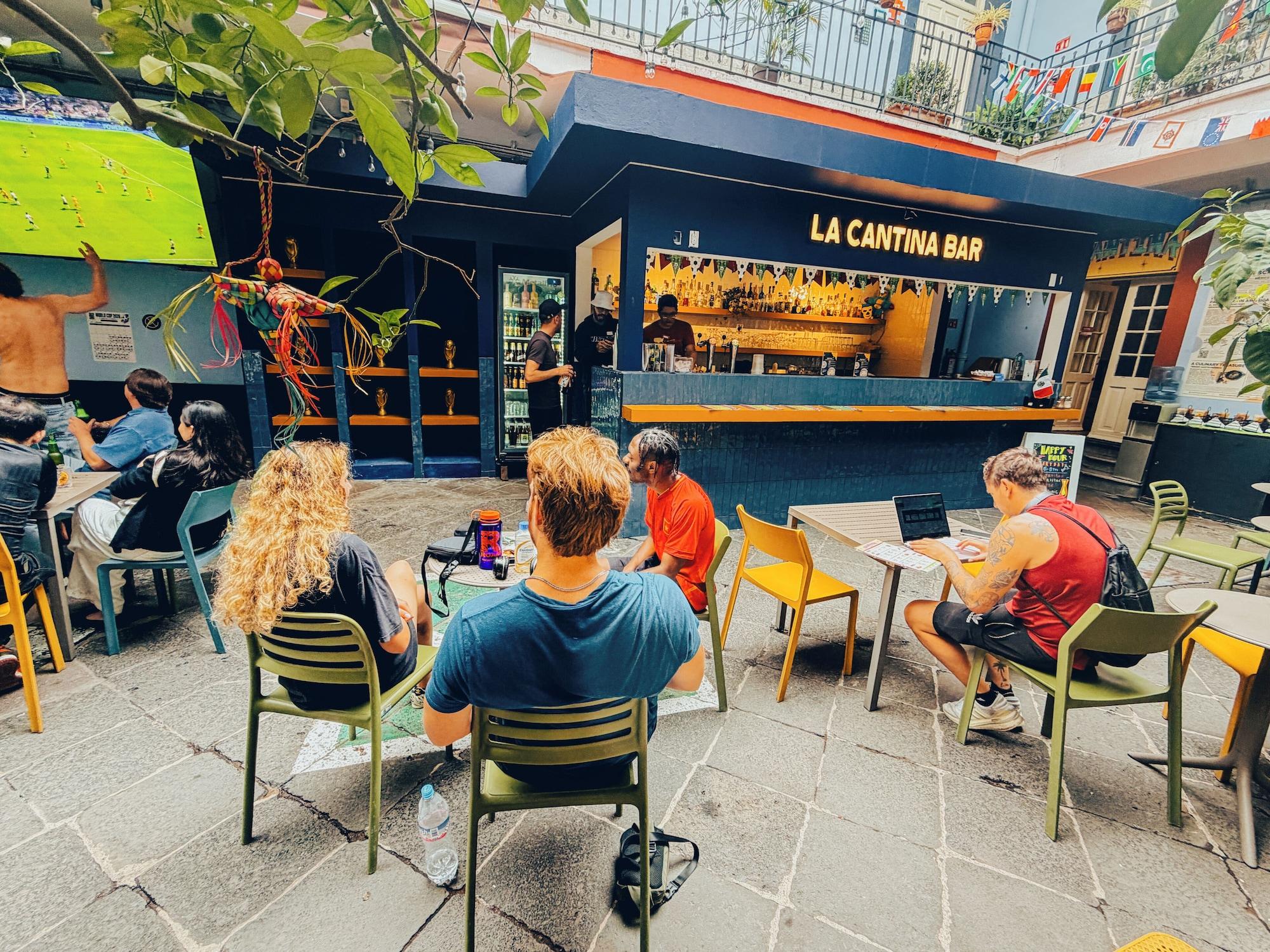 Bar/Salón Viajero CDMX Centro Hostel