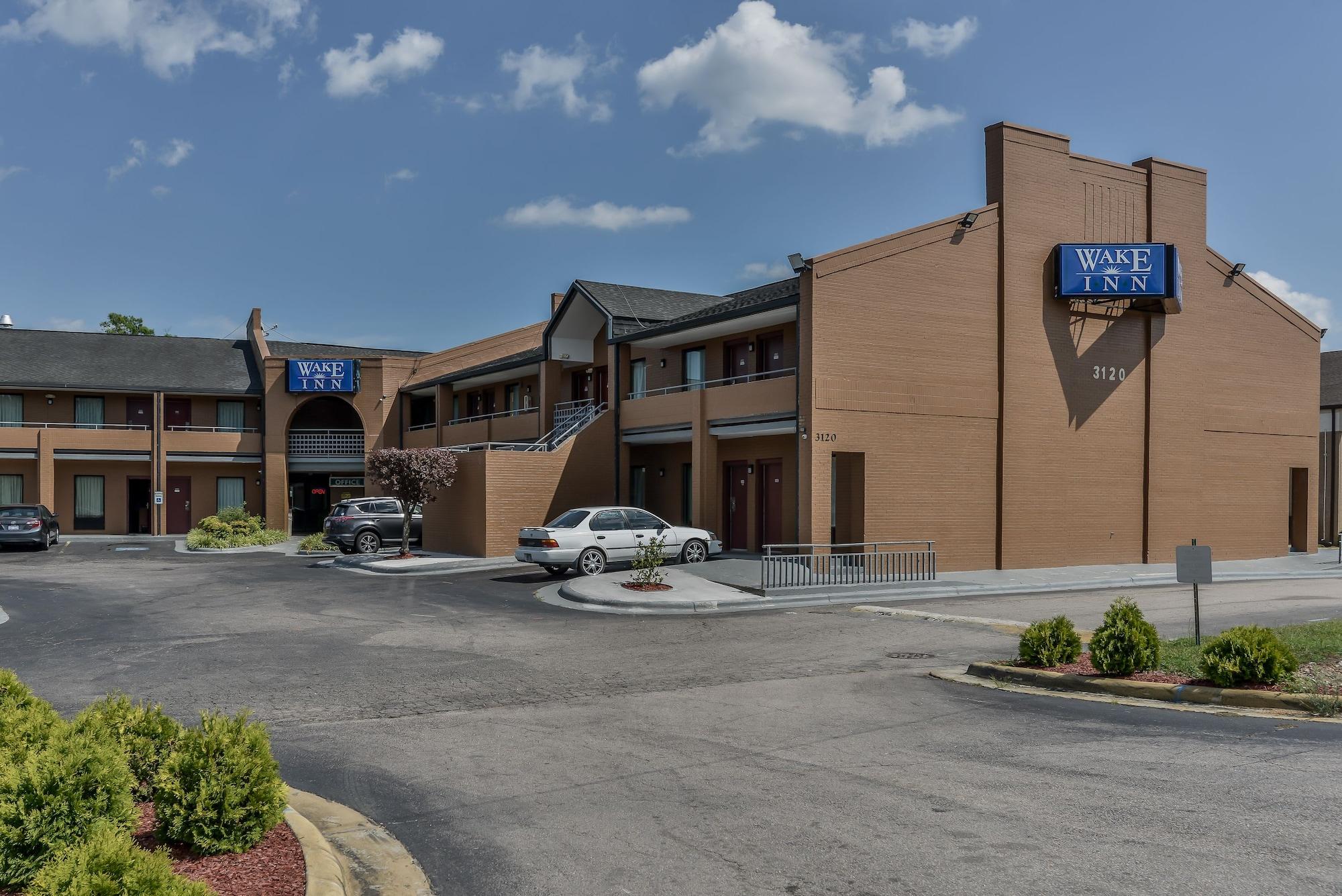 Vista Exterior Wake Inn