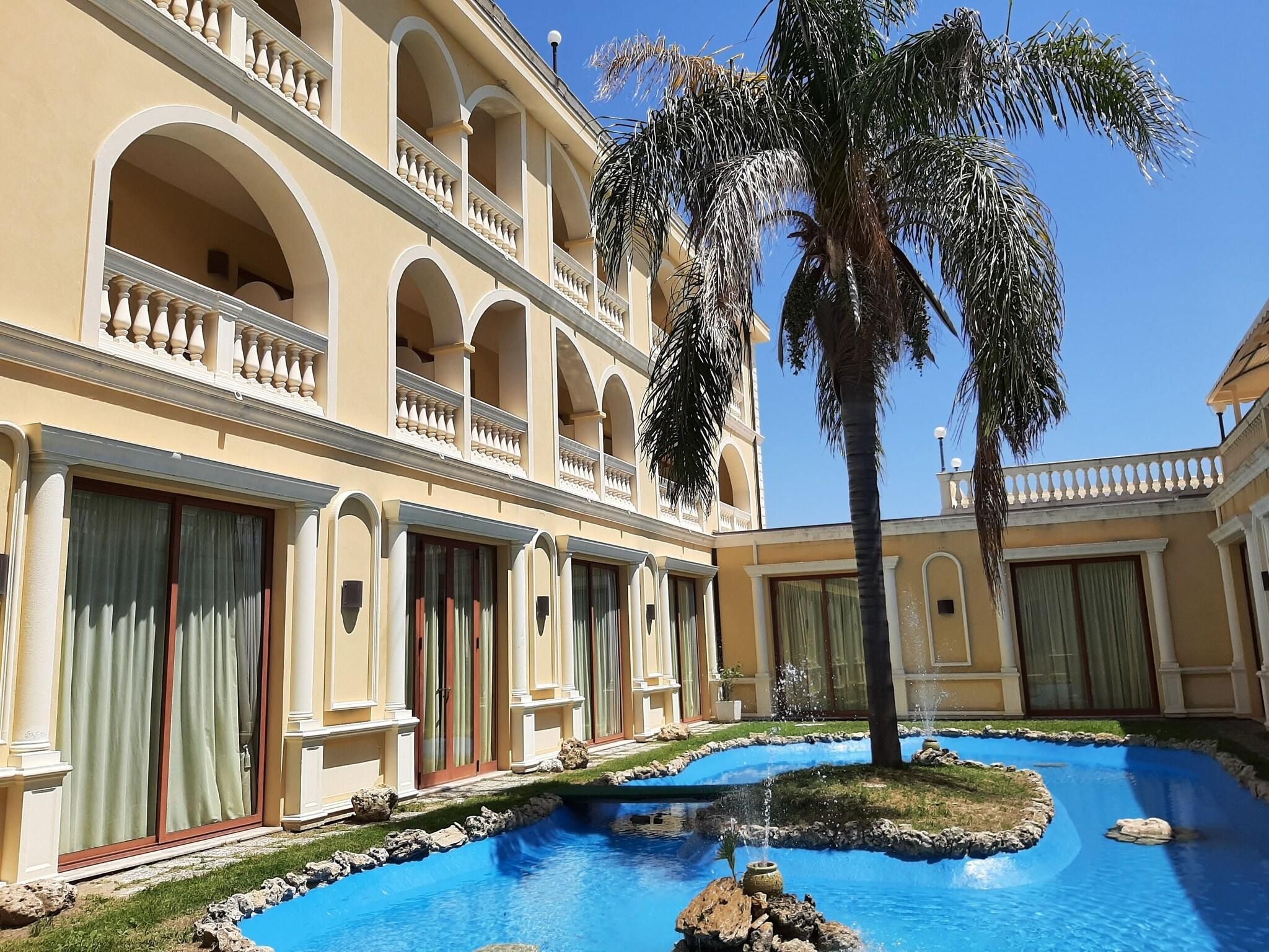 Vista Exterior Parco Dei Principi Hotel Resort
