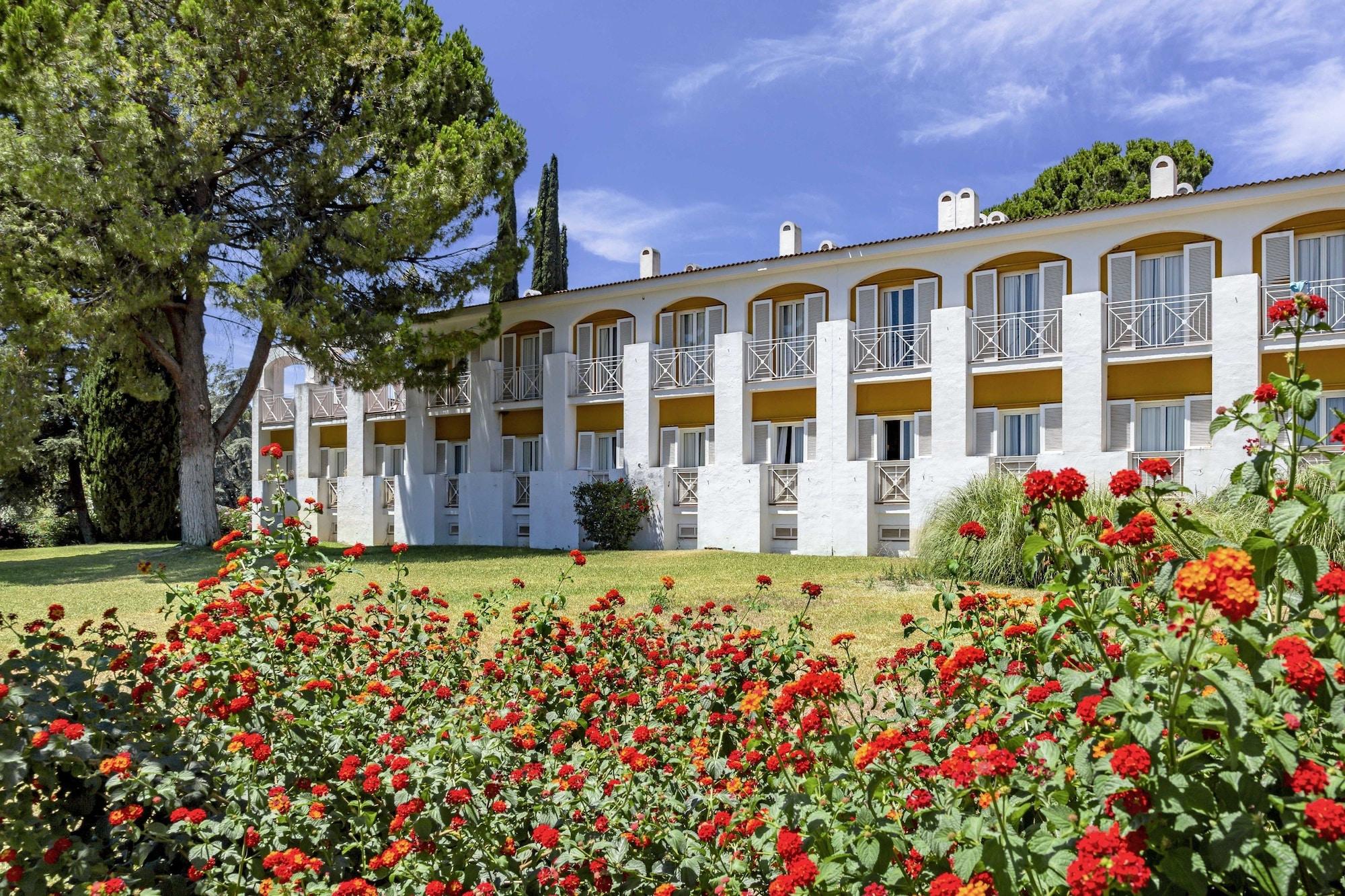 Vista Exterior Exe Las Adelfas Hotel