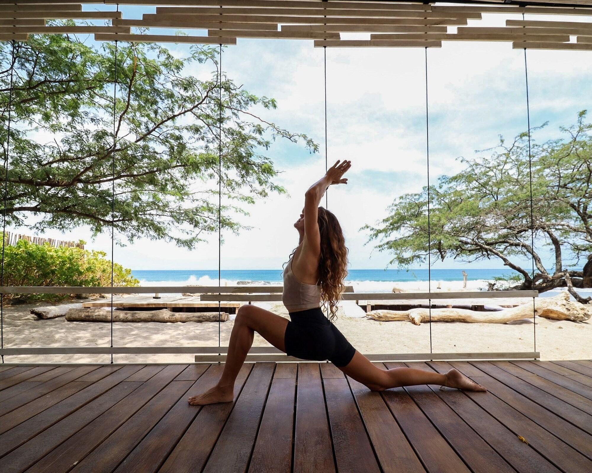 Vista Exterior 99 Surf Lodge