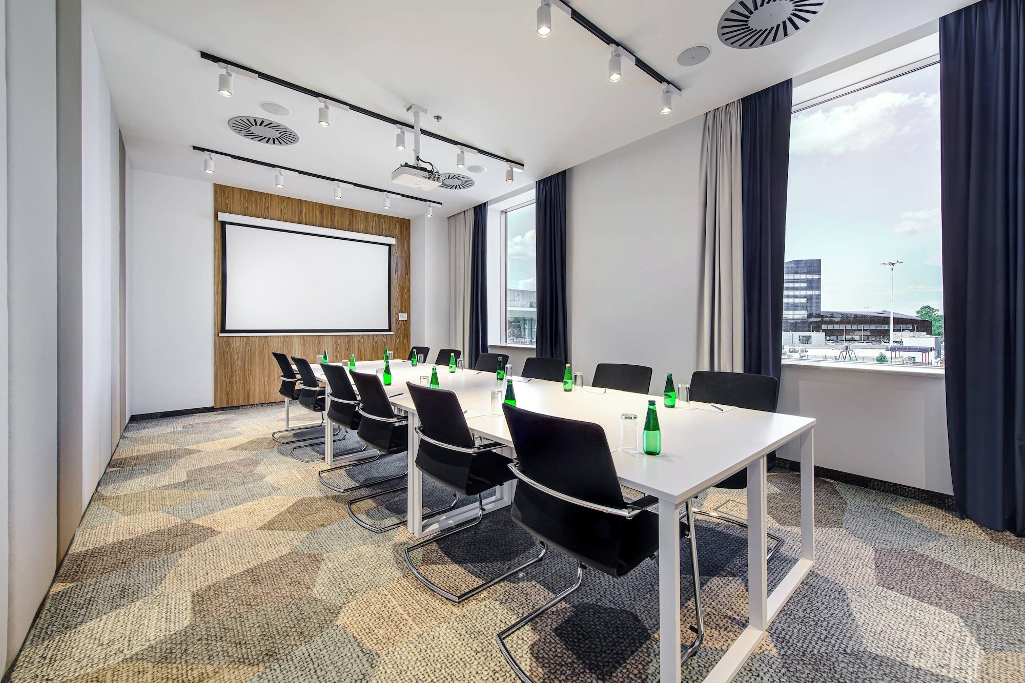 Sala de Reuniones Courtyard by Marriott Warsaw Airport