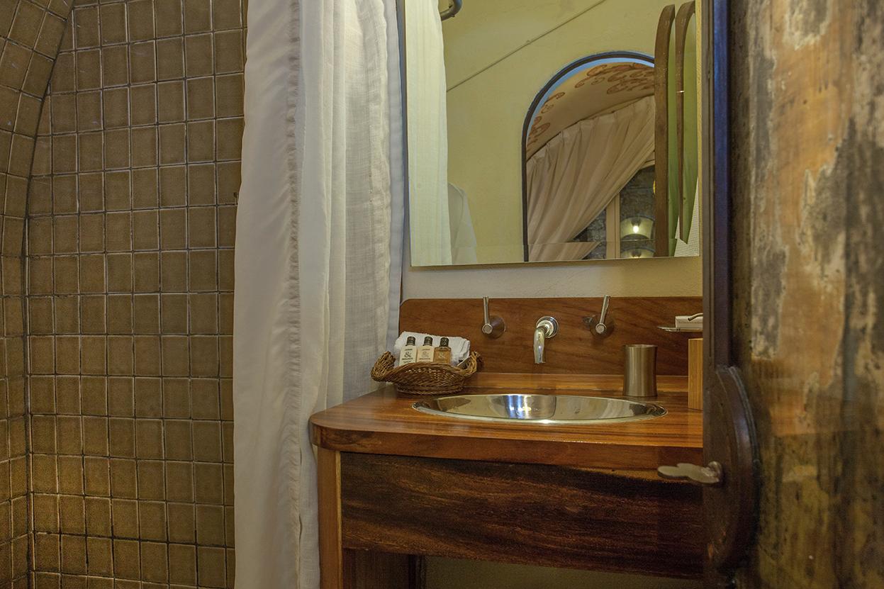 Baño Hotel El Meson