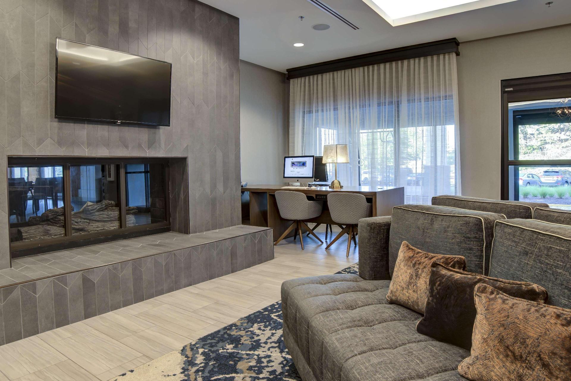 Vista Lobby Doubletree by Hilton Harrisonburg