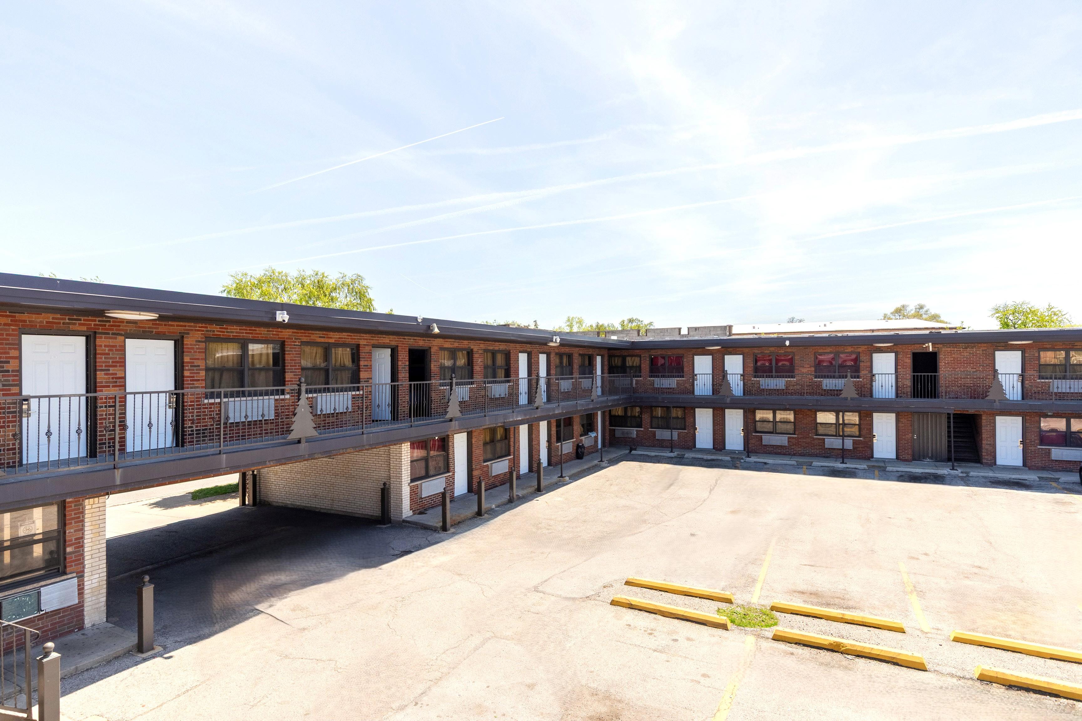 Vista da fachada Admiral Motel By Oyo Chicago I-94