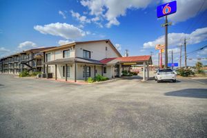 Alojamiento - Motel 6 San Antonio, TX – I-35 North Corridor