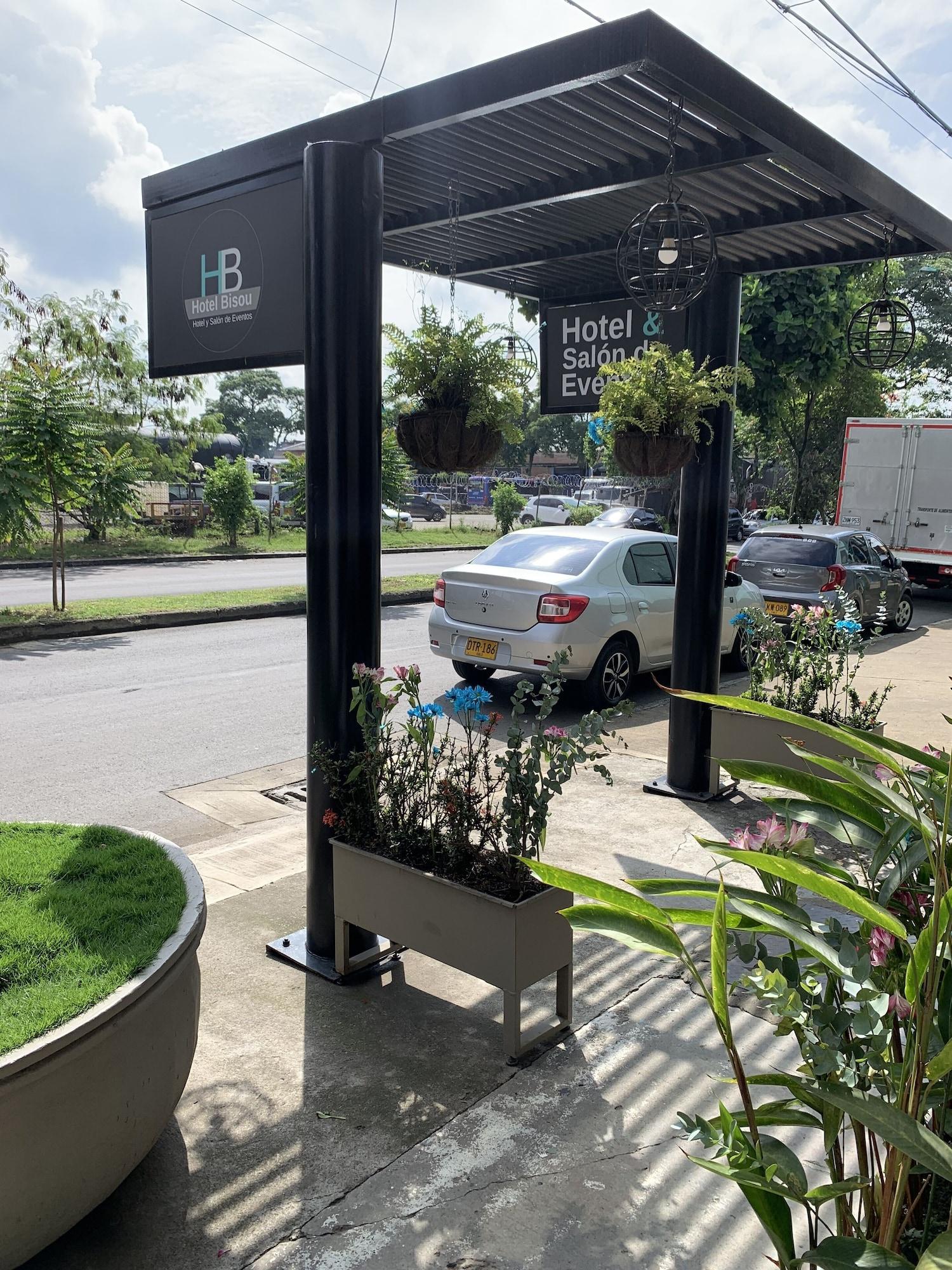 Vista Exterior Hotel Bisou