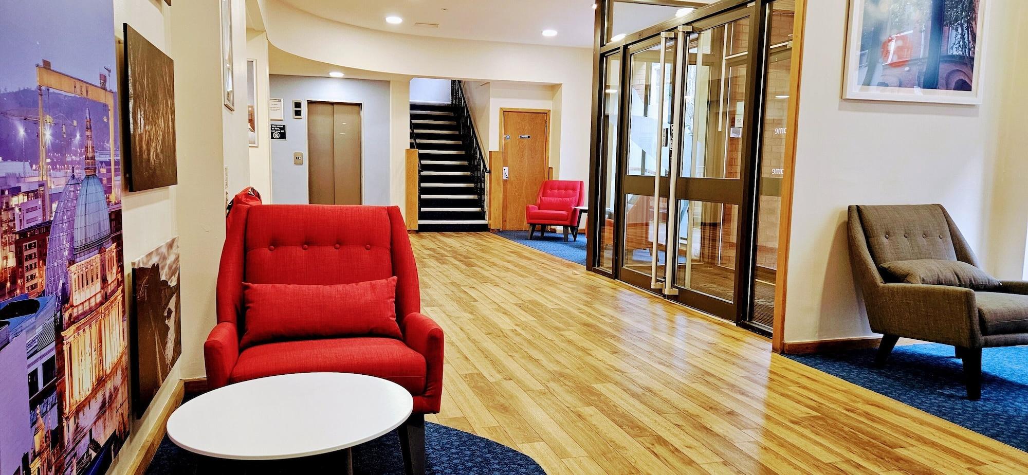 Vista Lobby Travelodge Belfast Central