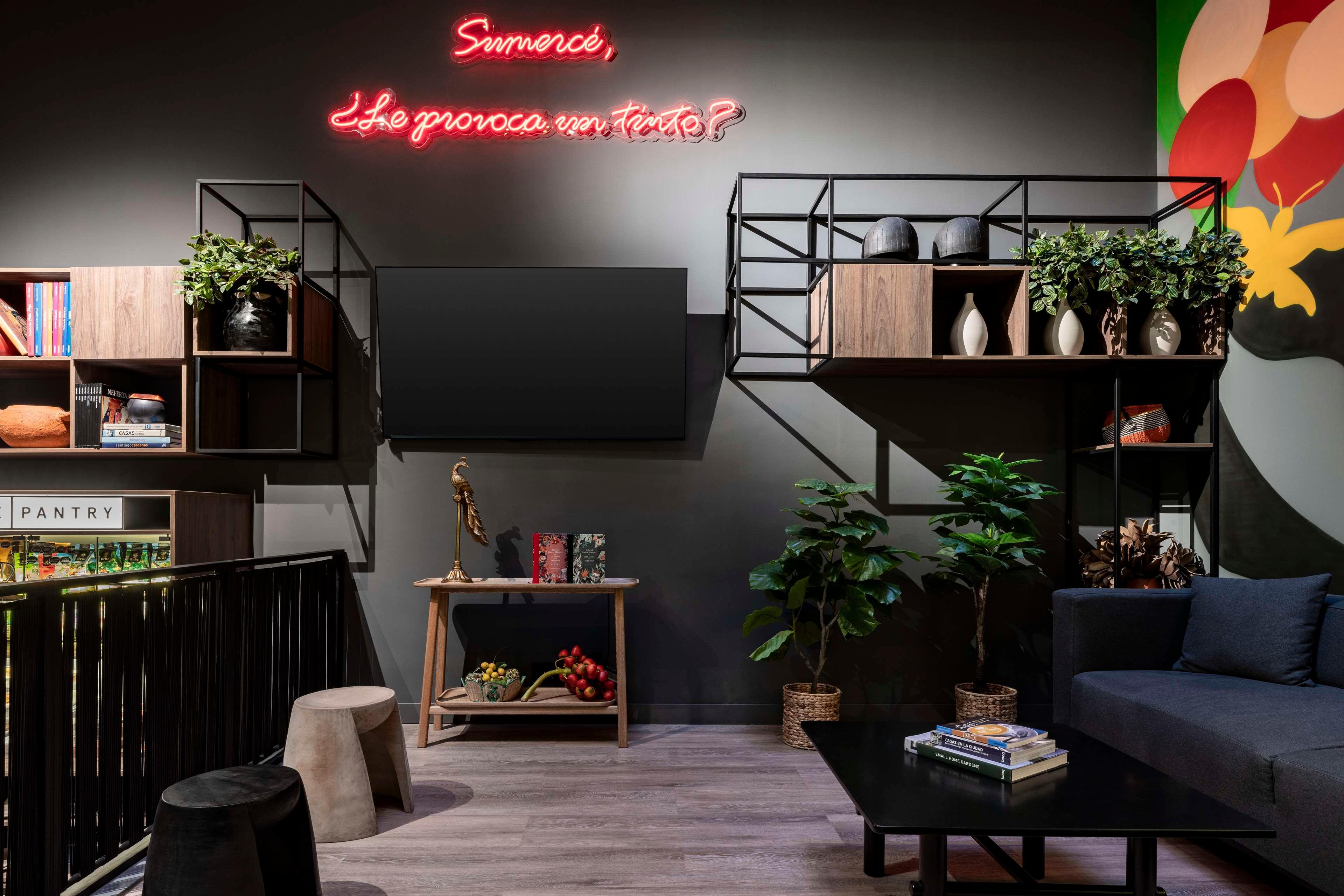 Vista Lobby Avani Royal Zona T Bogotá Hotel