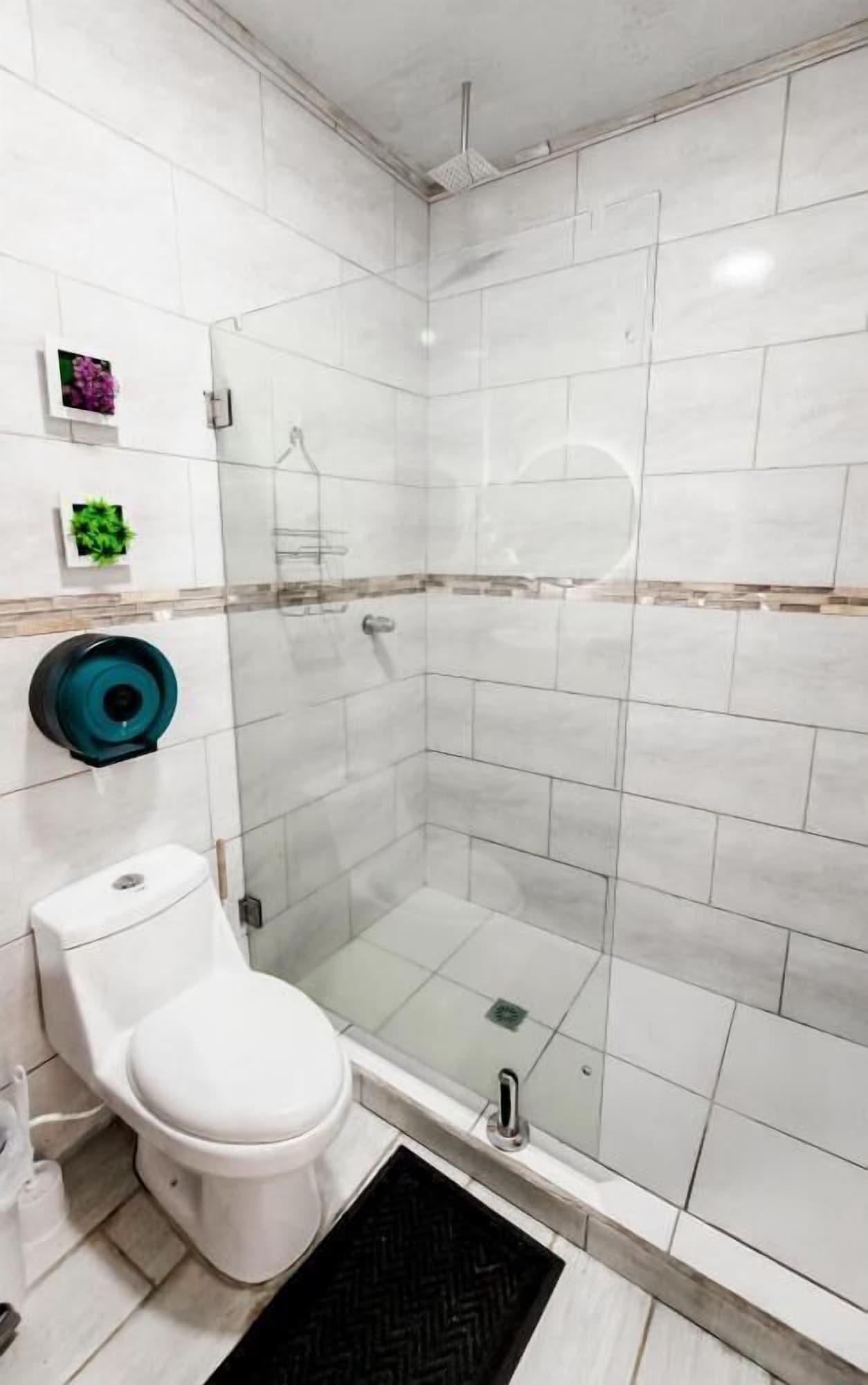 Equipamiento de Habitación Suite cerca Al Aeropuerto