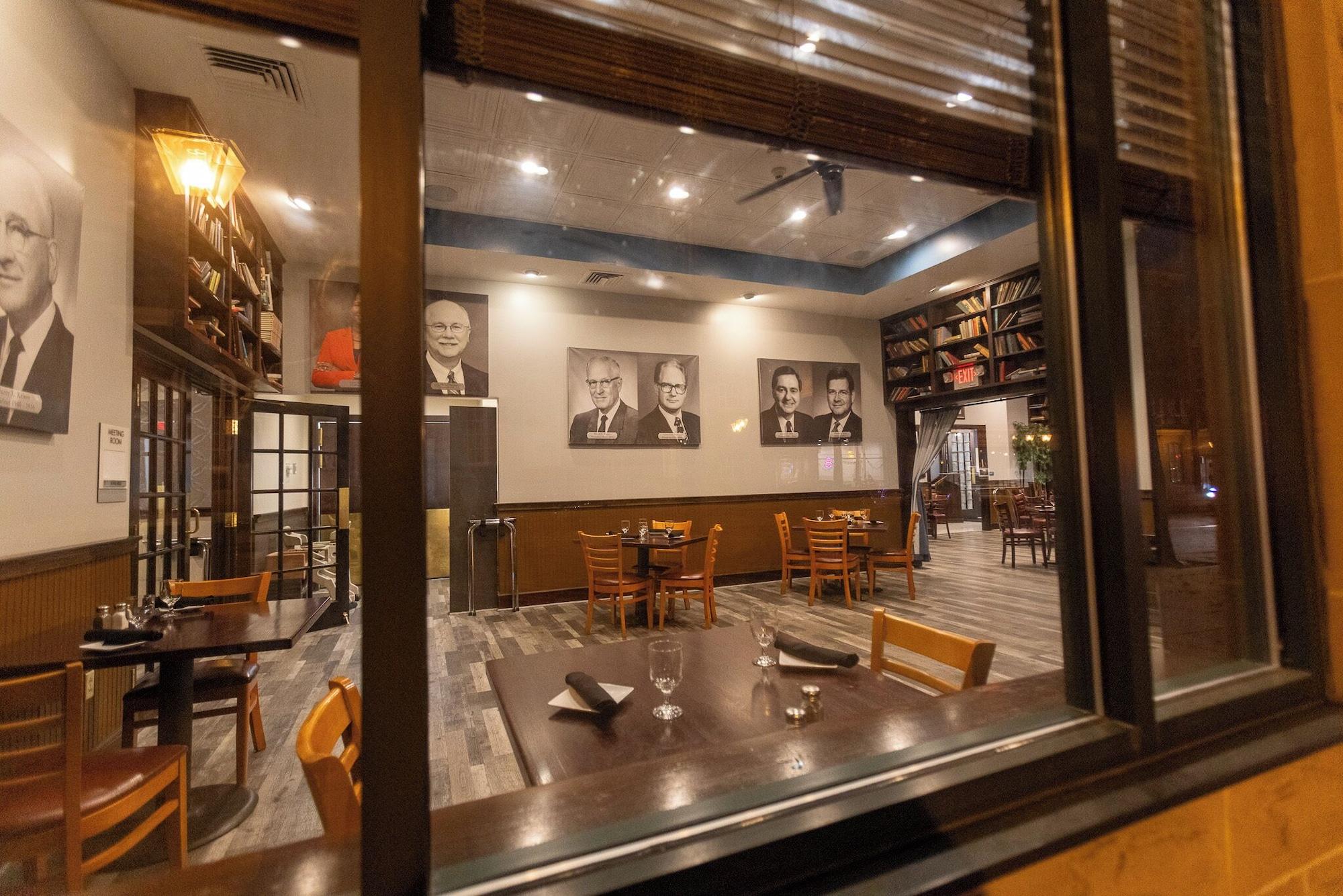 Restaurant University Hotel & Suites Shippensburg, Trademark by Wyndham