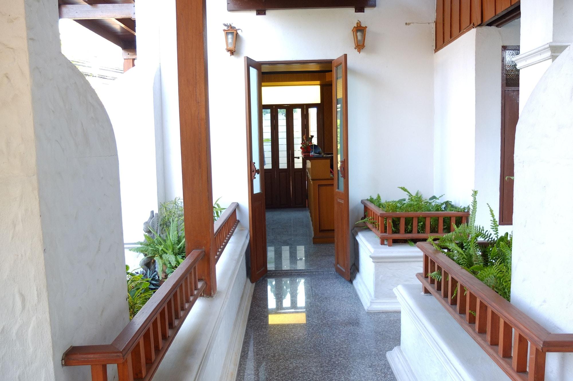 Varios Baanlek Home Stay