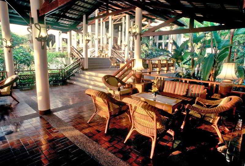 Vista Exterior Royal Cliff Beach Terrace 