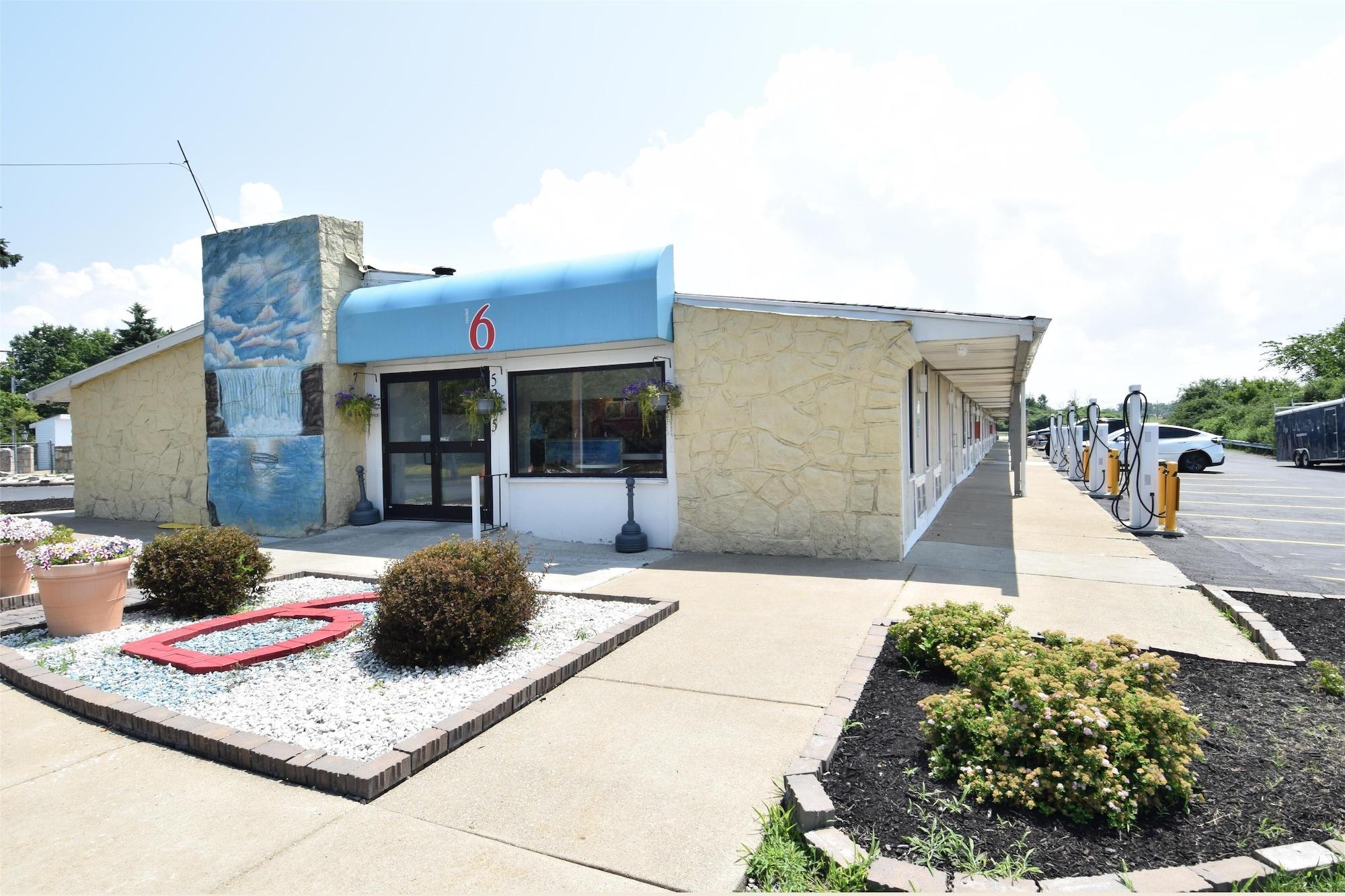 Vista Exterior Motel 6 Hamburg, NY