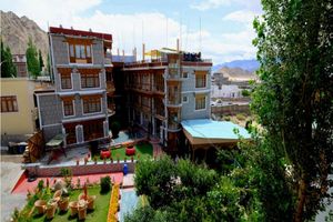 Alojamiento - TIH Hotel Royal Palace