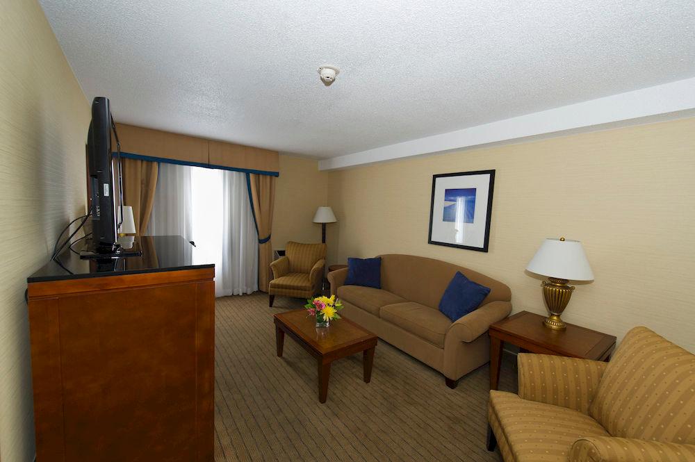 Comodidades del Alojamiento Holiday Inn Express Suites Downtown