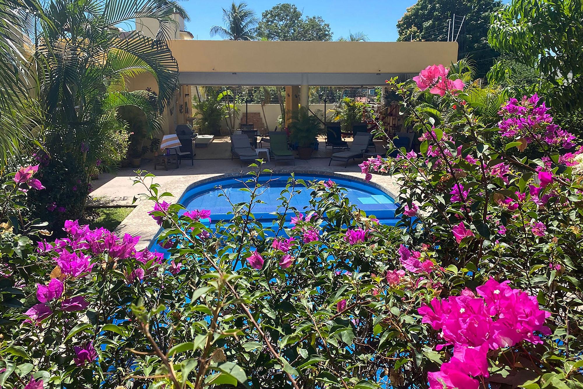Varios Zandoyo Bed & Breakfast