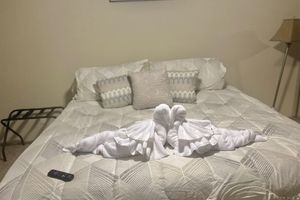 Alquiler Vacacional - Essentials, Medical District, Pool, Golf, Gym, Wifi, TVs, WasherDryer, Clean