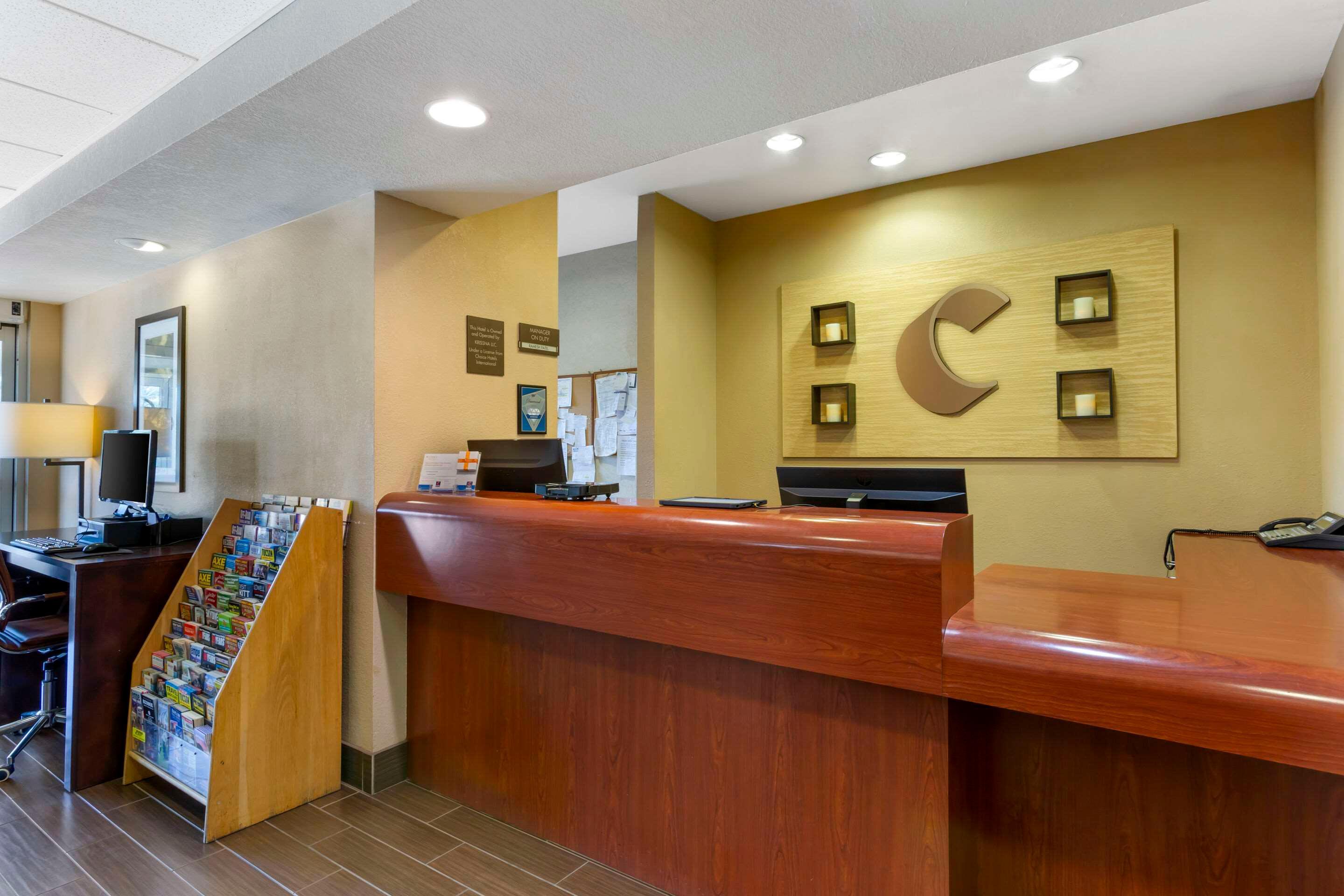 Vista Lobby Comfort Inn Green Valley I-19