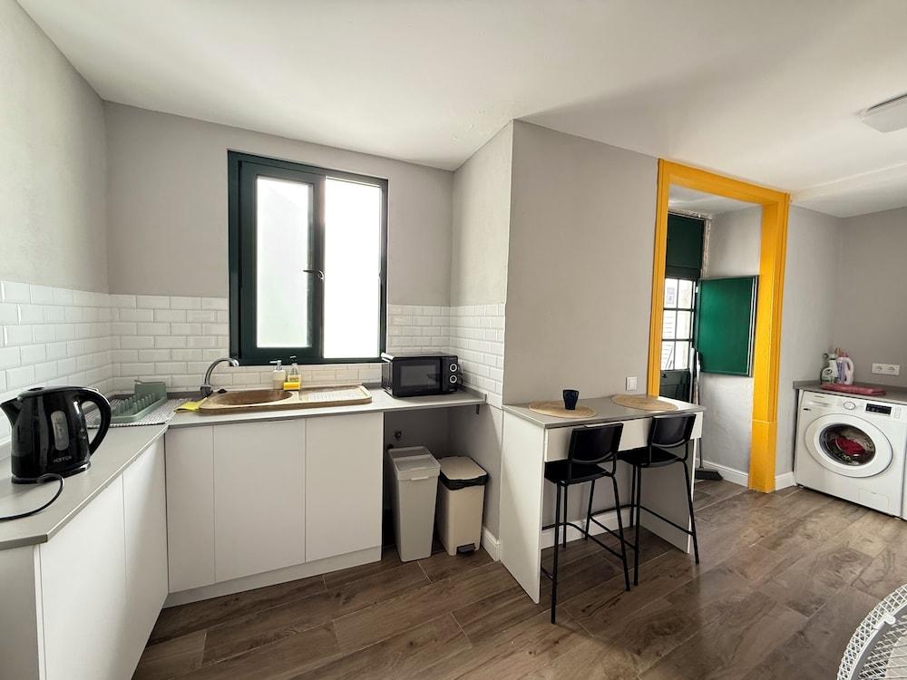 Varios Faro Coast Guest House