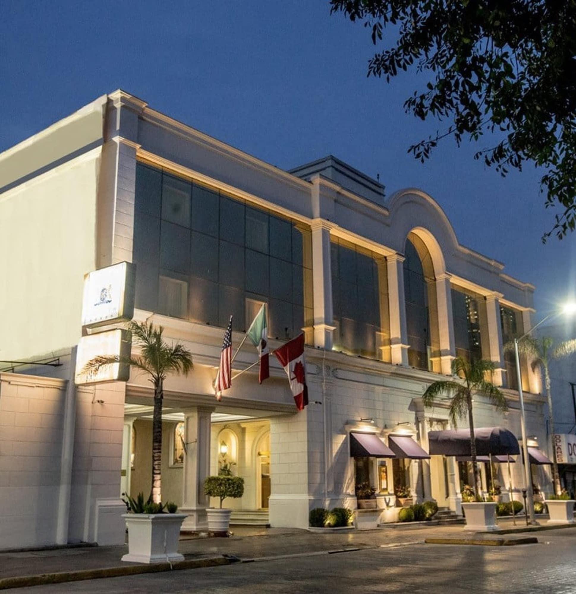 Vista Exterior Hotel Plaza de Oro