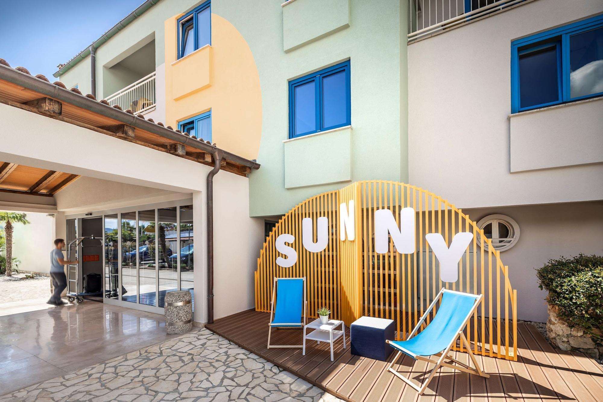 Vista Exterior Sunny Krk by Valamar