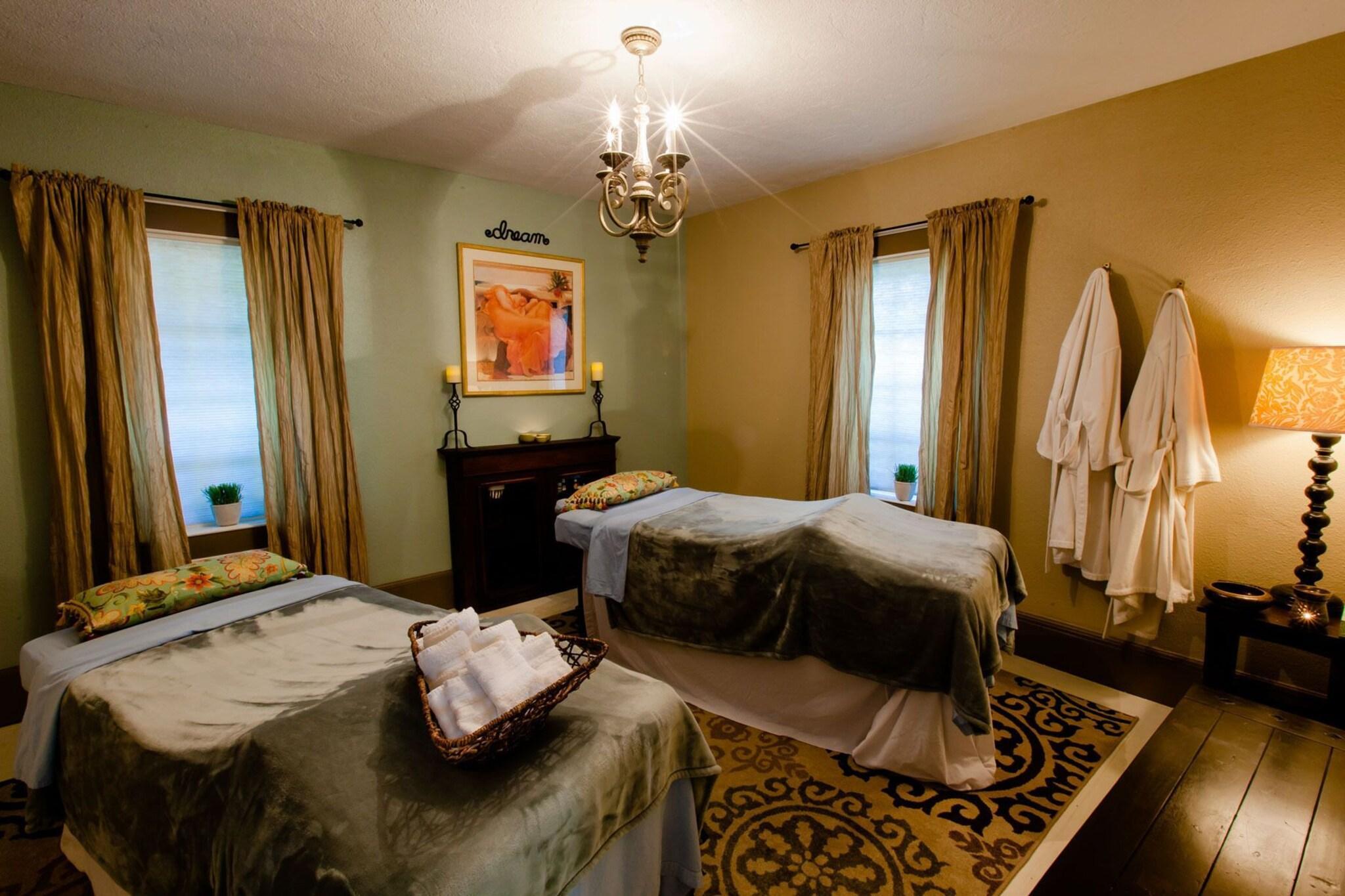 Spa Strawberry Valley Inn