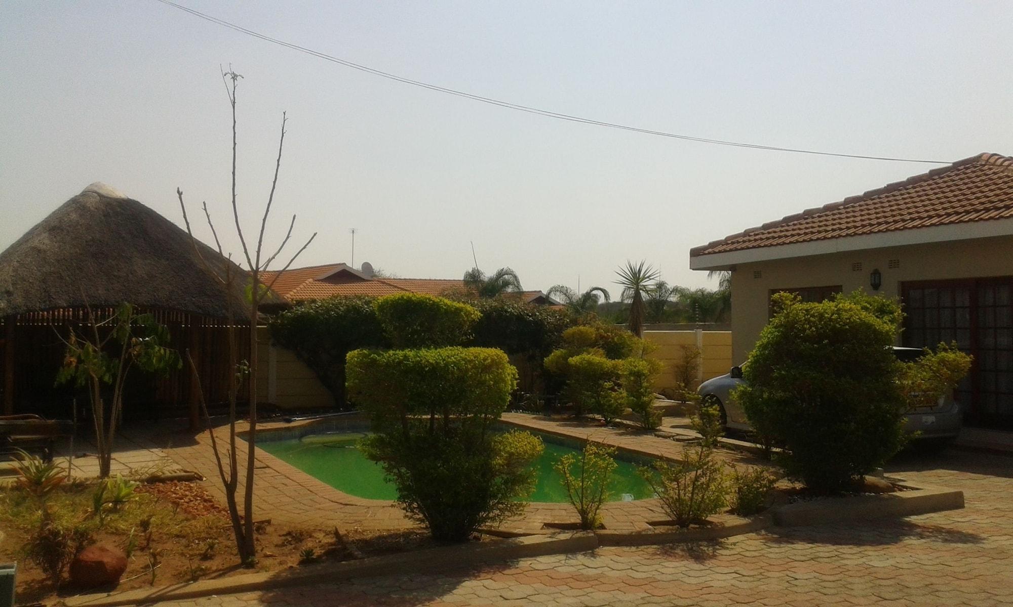 Varios Comfort Palace Guest House Francistown
