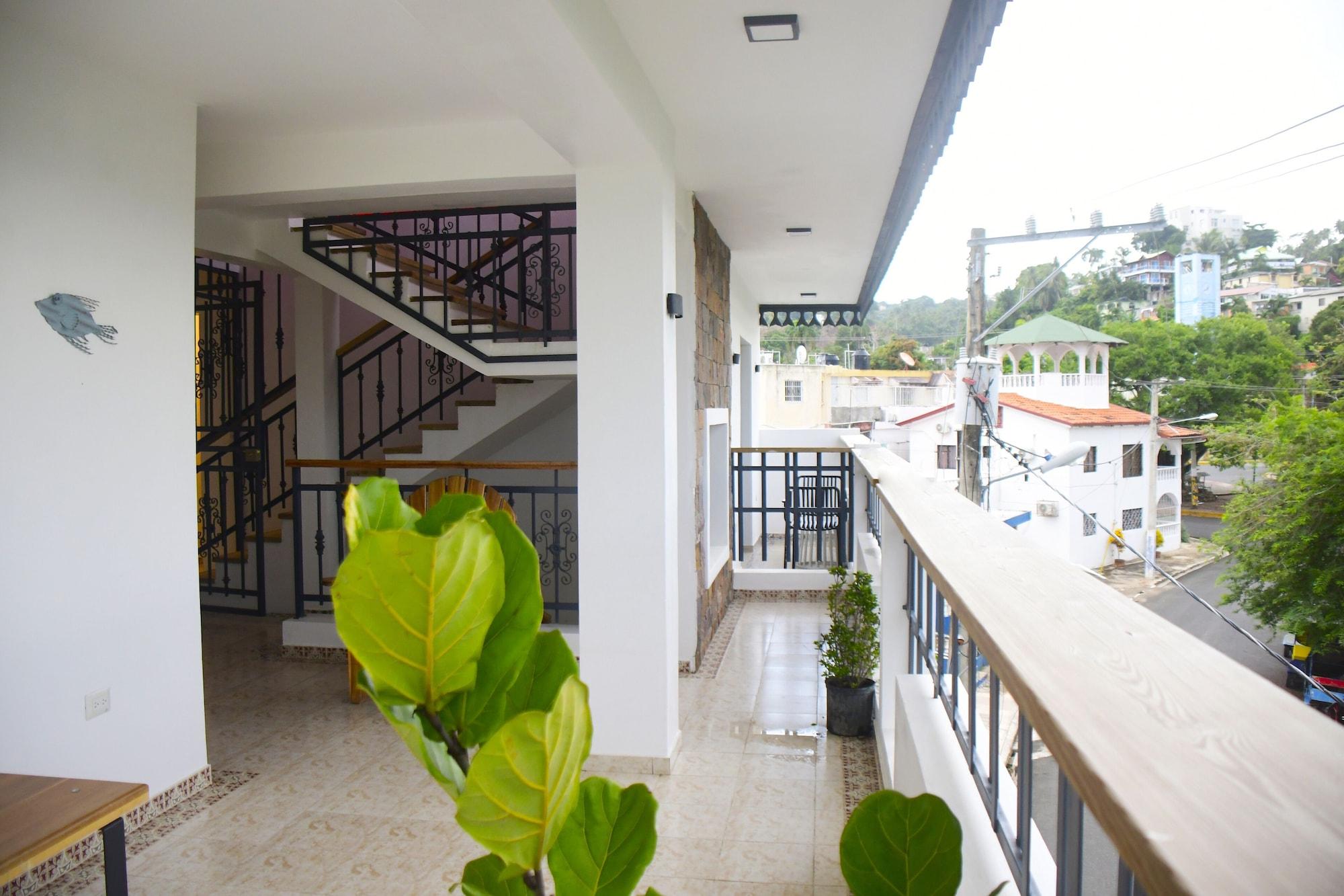 Varios Hostal Marina Samana