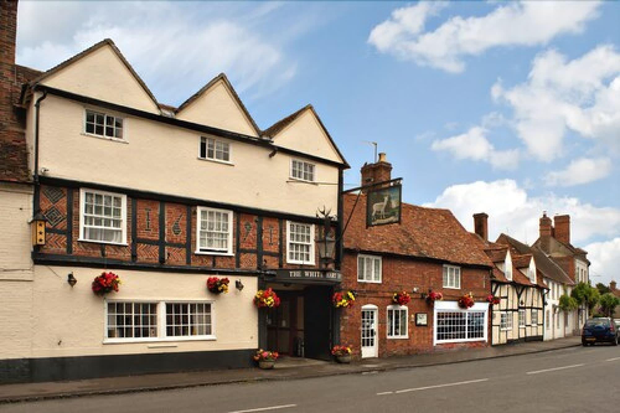 Vista Exterior White Hart Hotel