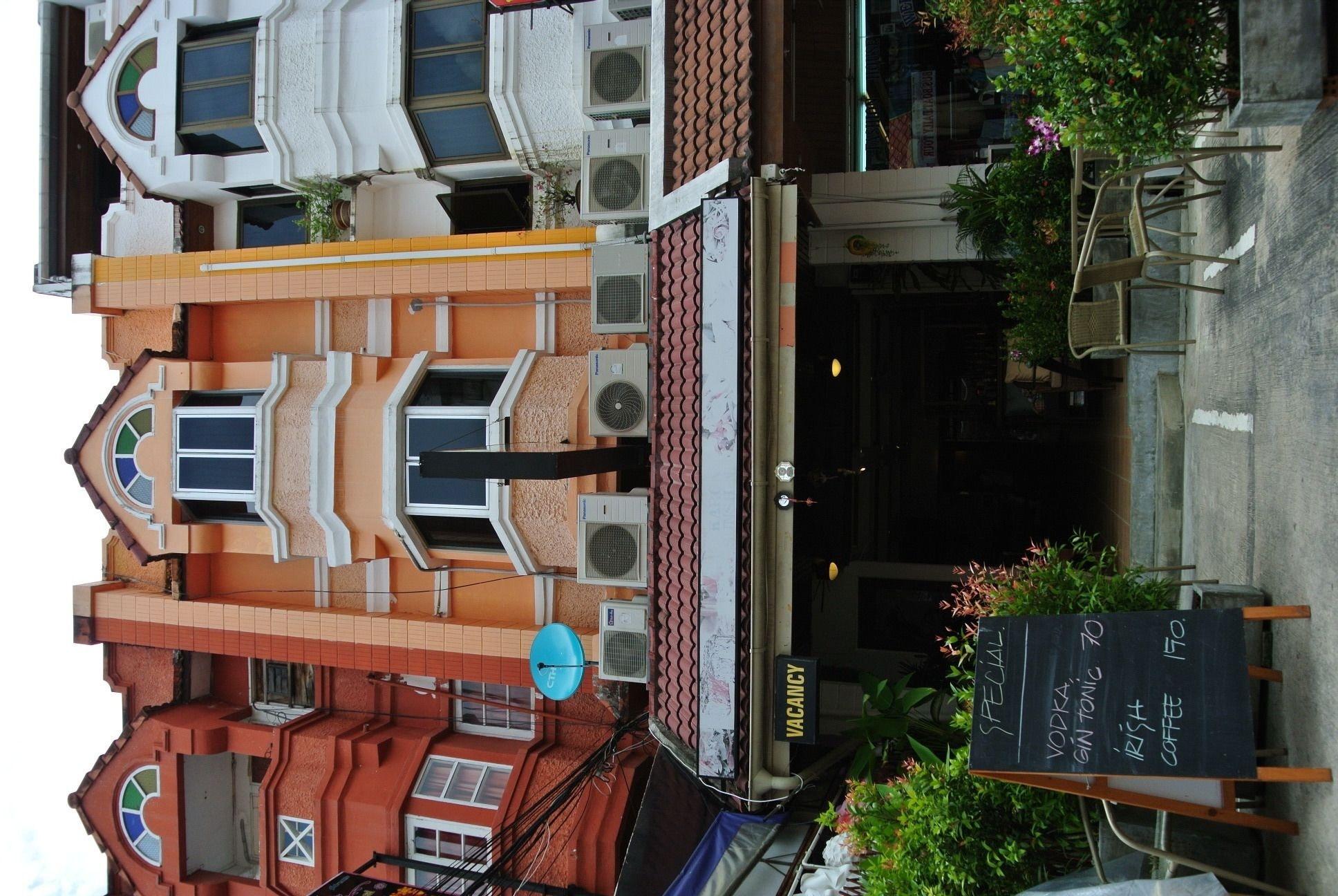 Vista Exterior Karon Sunshine Guesthouse & Bar