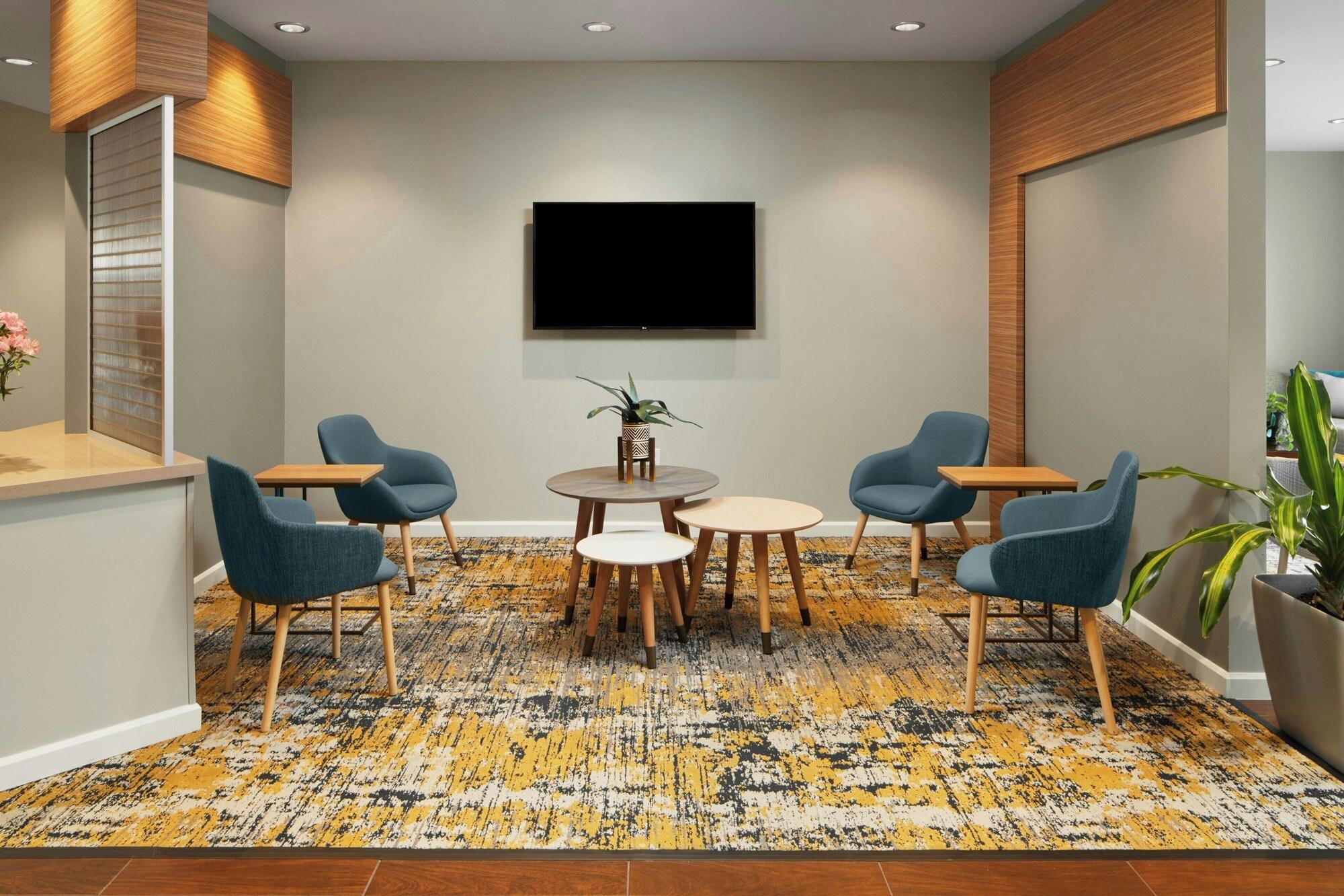 Vista Lobby TownePlace Suites by Marriott Fort Myers Estero