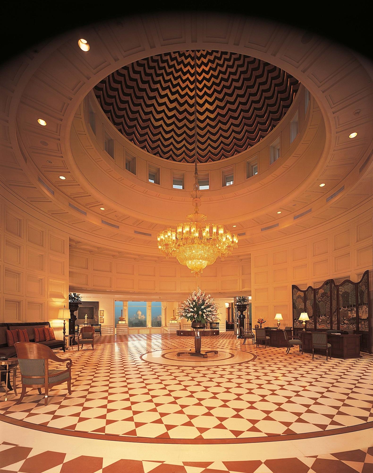 Vista Lobby The Oberoi Amarvilas, Agra
