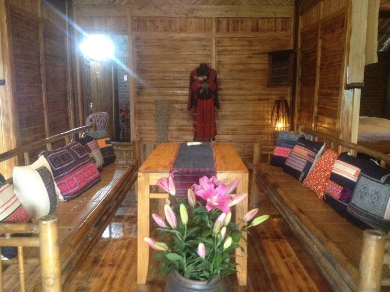 Vista Lobby Lucky Daisy Buffalo House