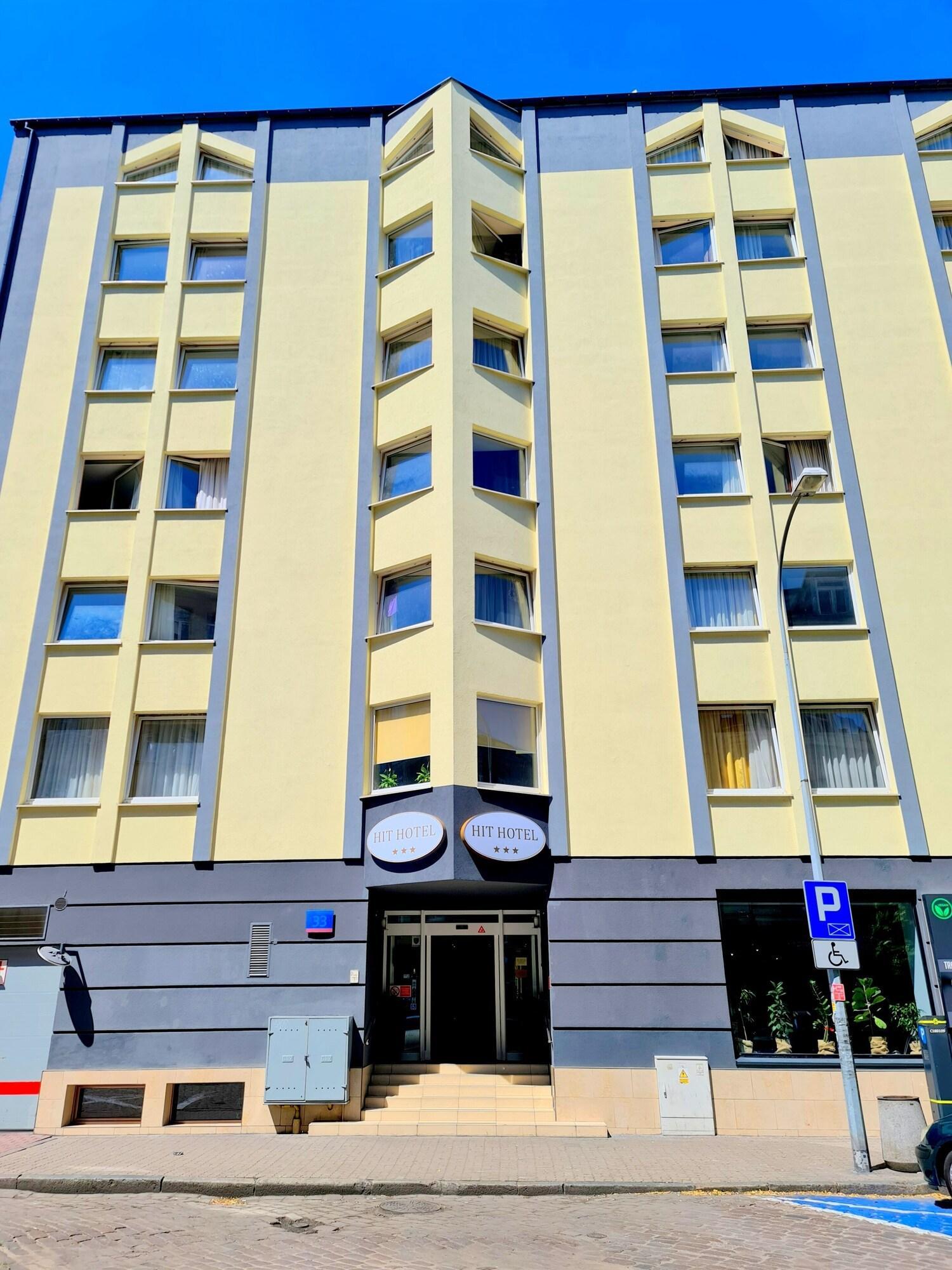 Vista Exterior Hit Hotel